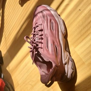 Adidas Ozweego Celox Sneakers men size Us9.5 / women size Us10.5 MAROON